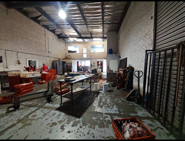 201M² WAREHOUSE FOR SALE IN CITY DEEP